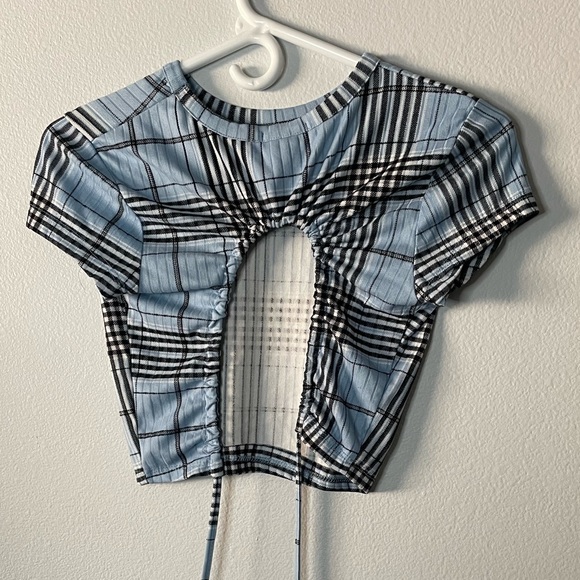 Medium Love Streak Blue Black and White Crop-top With Open Back - Picture 2 of 3